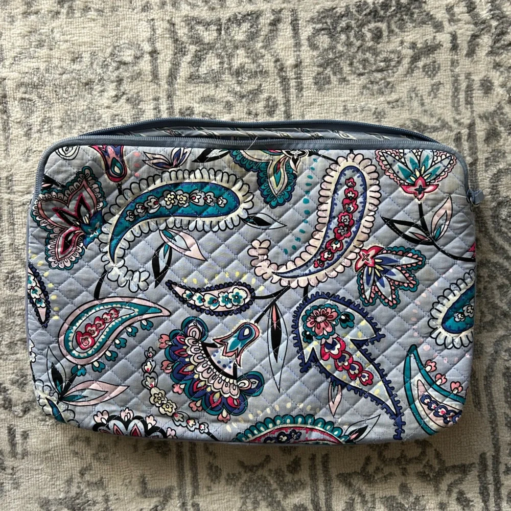 Vera Bradley stylish paisley